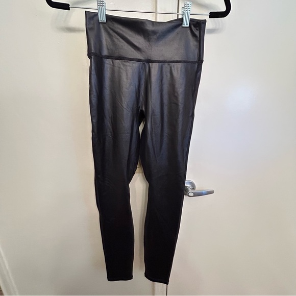 NWT Fabletics Anywhere Motion365+ Shine High Waisted Leggings Size Small - Picture 3 of 11